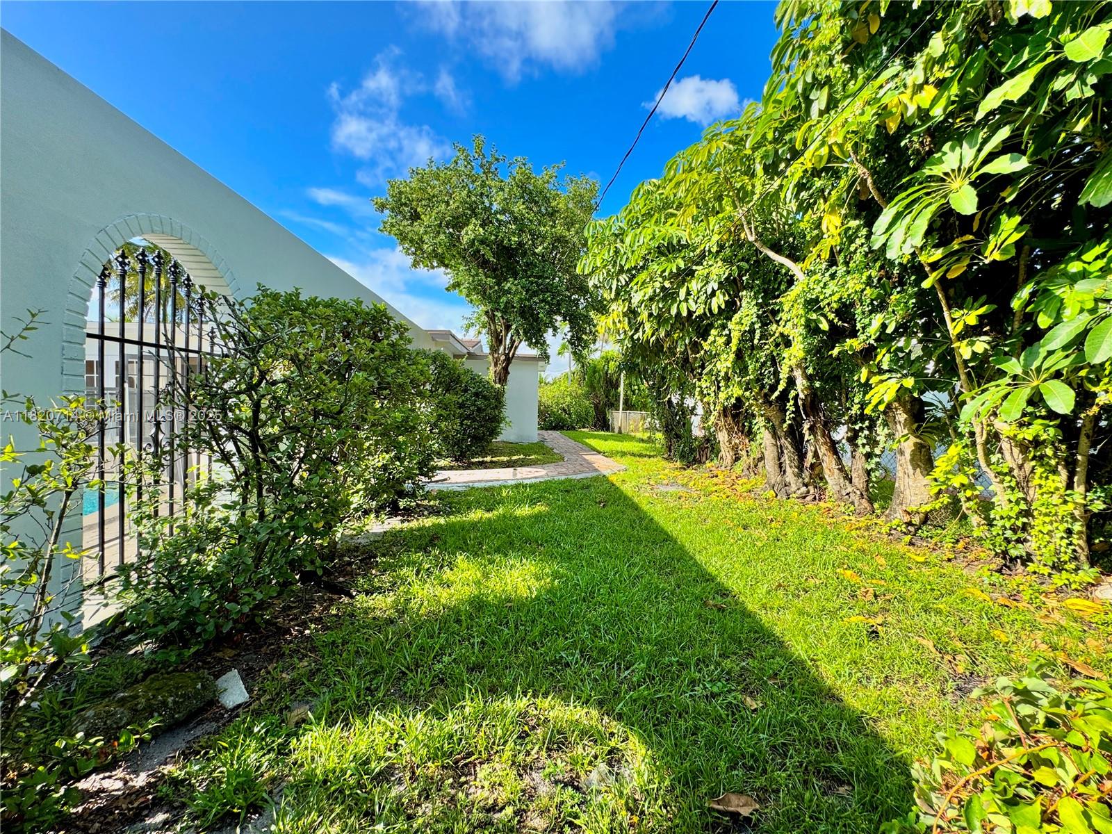 4905 Harrison St,Hollywood, FL 33021