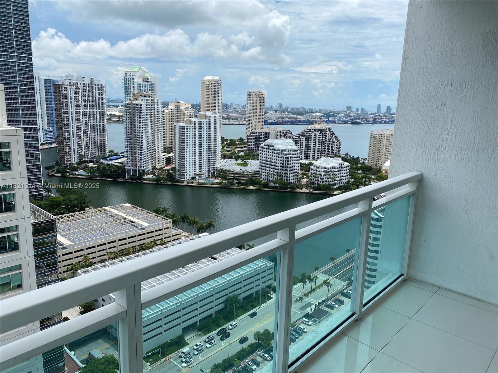 950 Brickell Bay Dr #3302