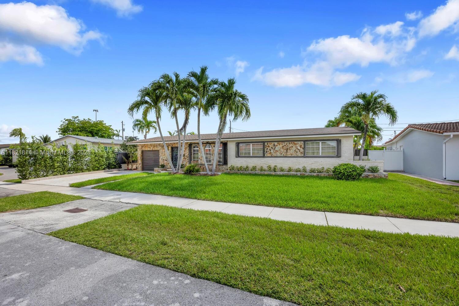 5025 SW 90th Ct,Miami, FL 33165
