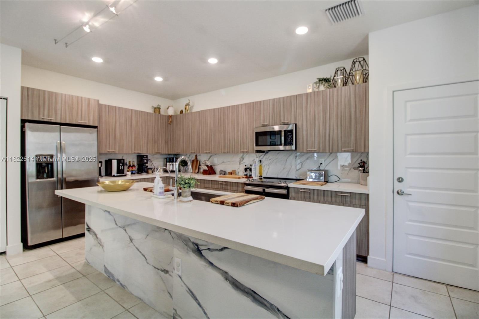 4809 NW 83rd Pkwy,Doral, FL 33166