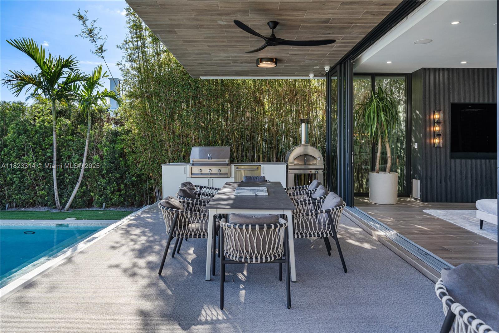 450 W 62nd St Miami Beach, FL 33140