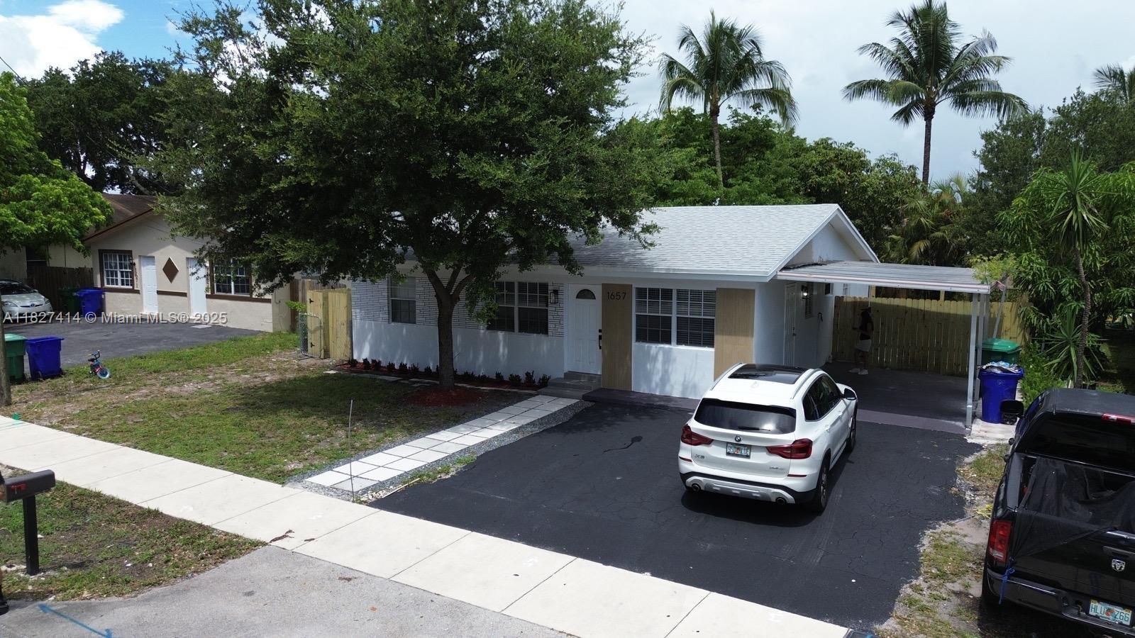1657 SW 44th Ave