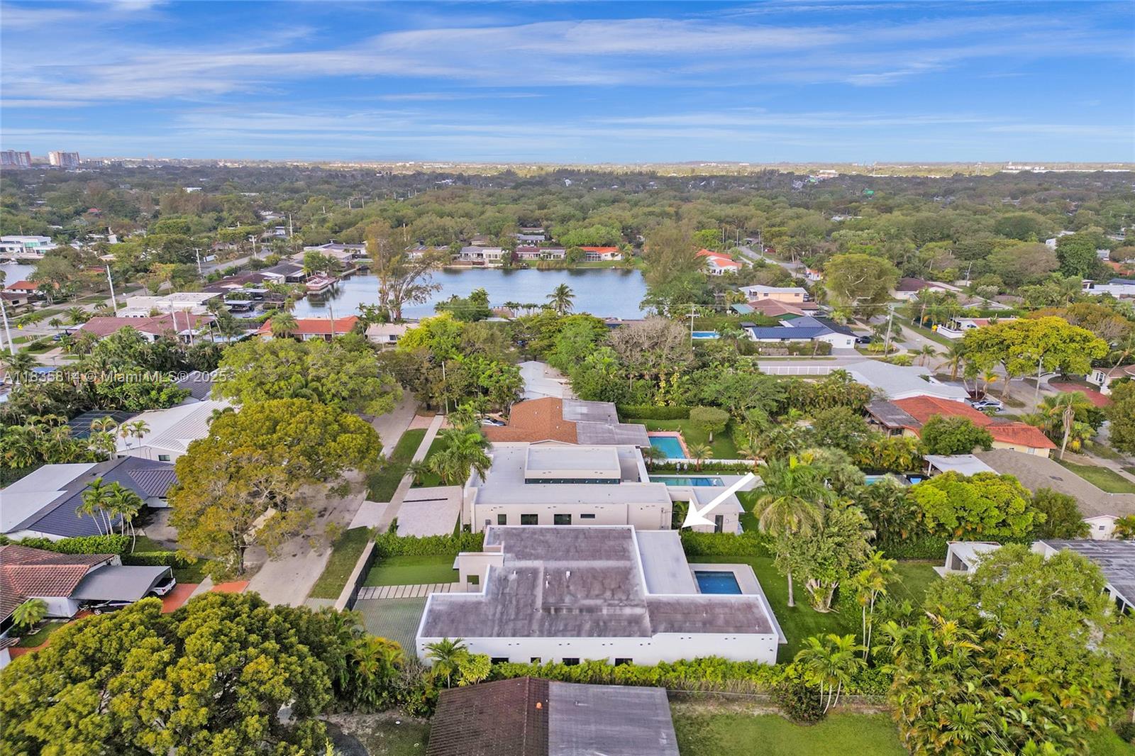 2441 NE 200th St #. Miami, FL 33180