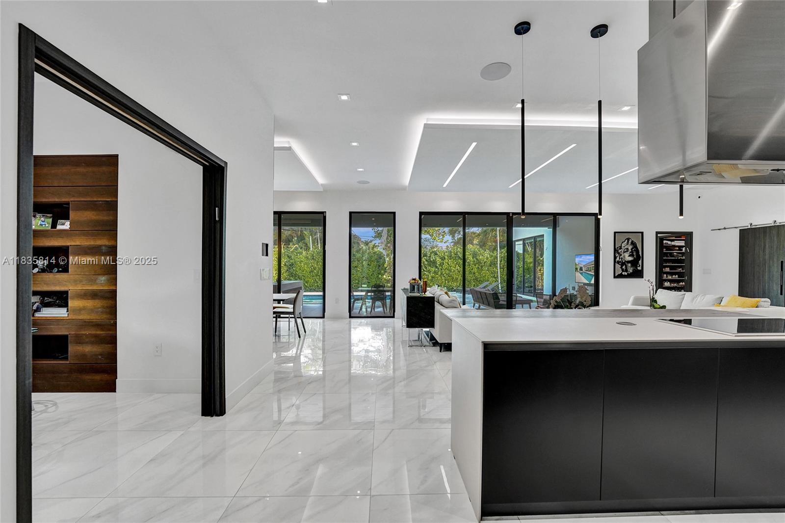 2441 NE 200th St #. Miami, FL 33180