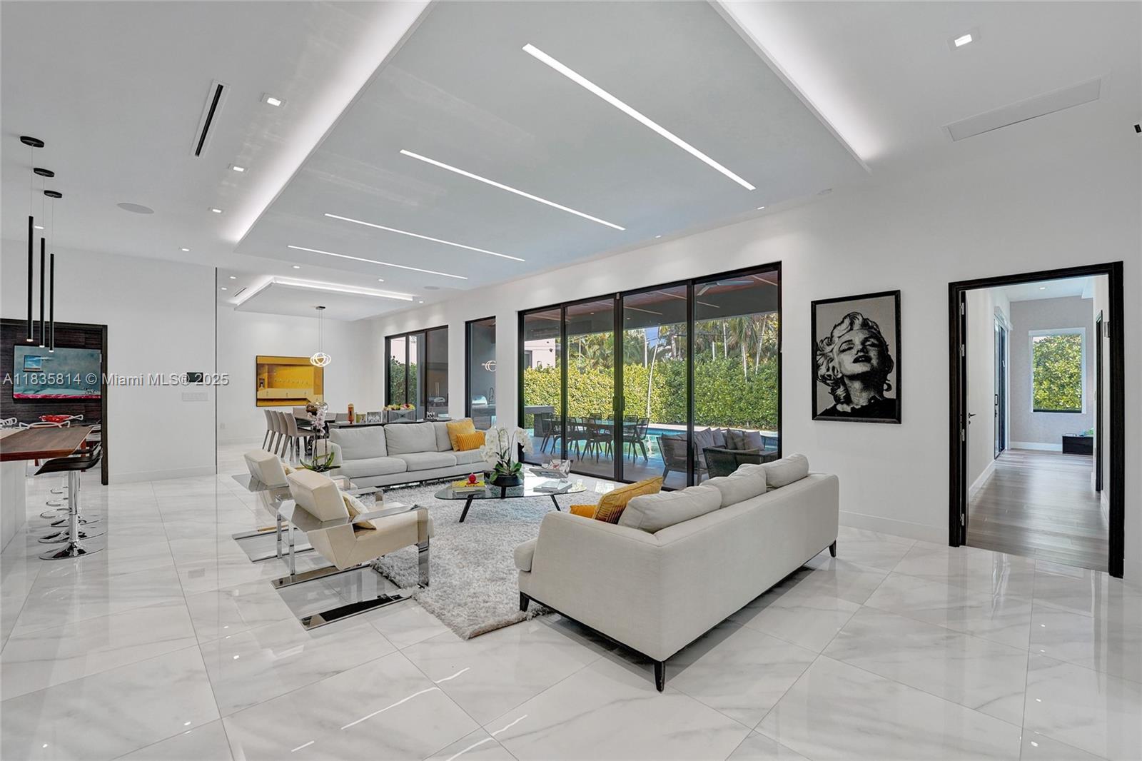 2441 NE 200th St #. Miami, FL 33180