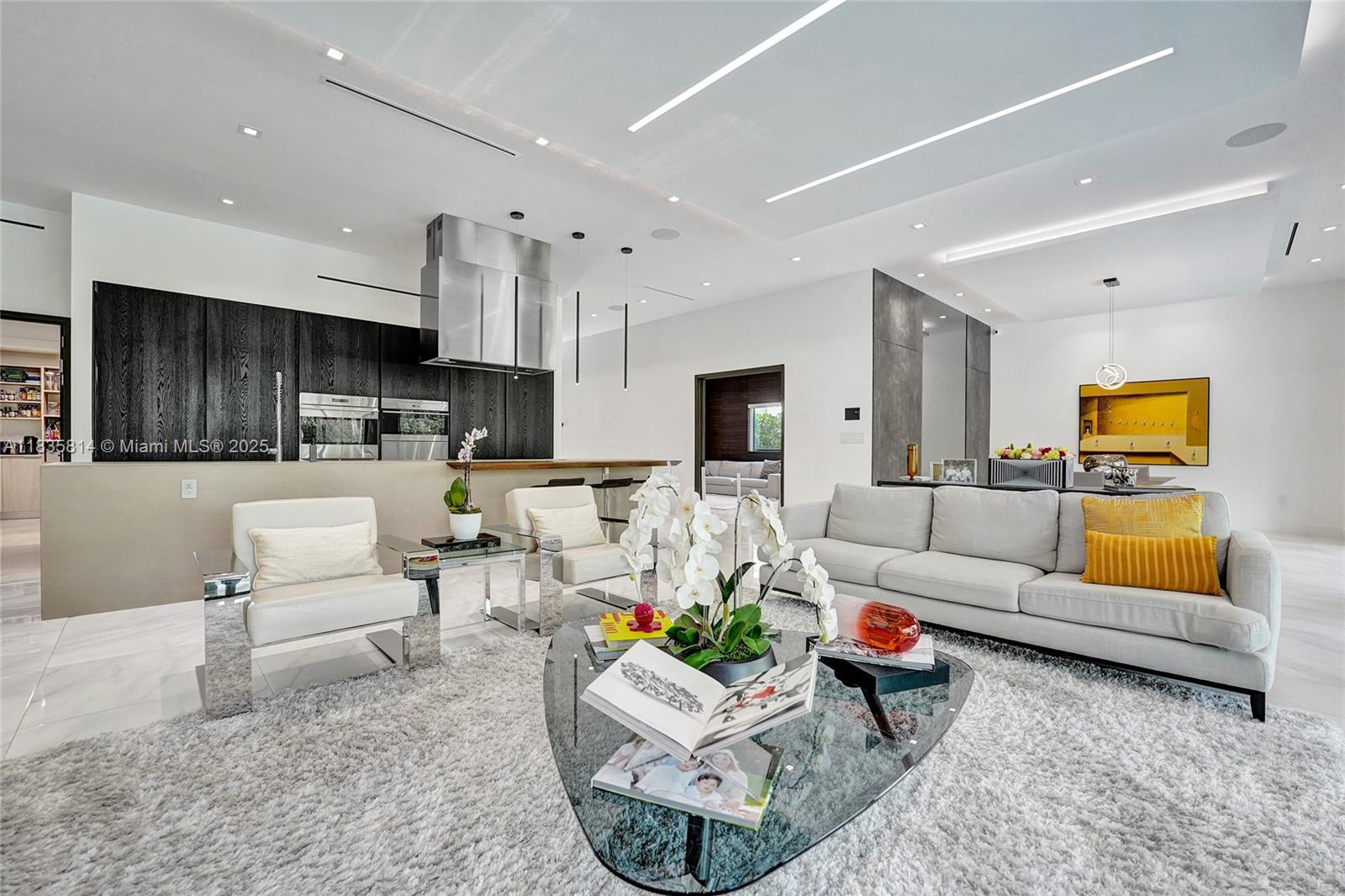 2441 NE 200th St #. Miami, FL 33180