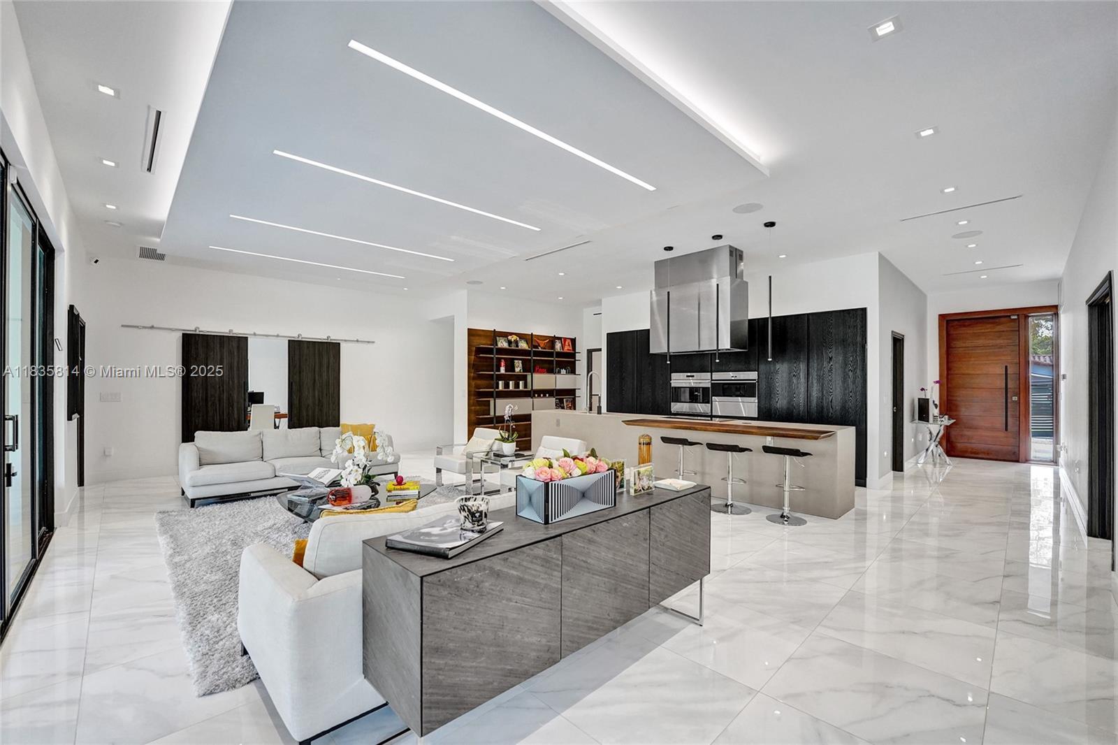 2441 NE 200th St #. Miami, FL 33180