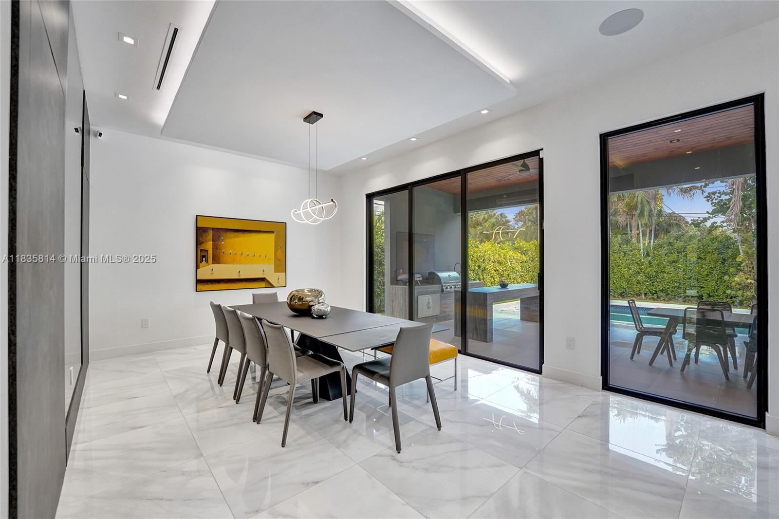 2441 NE 200th St #. Miami, FL 33180