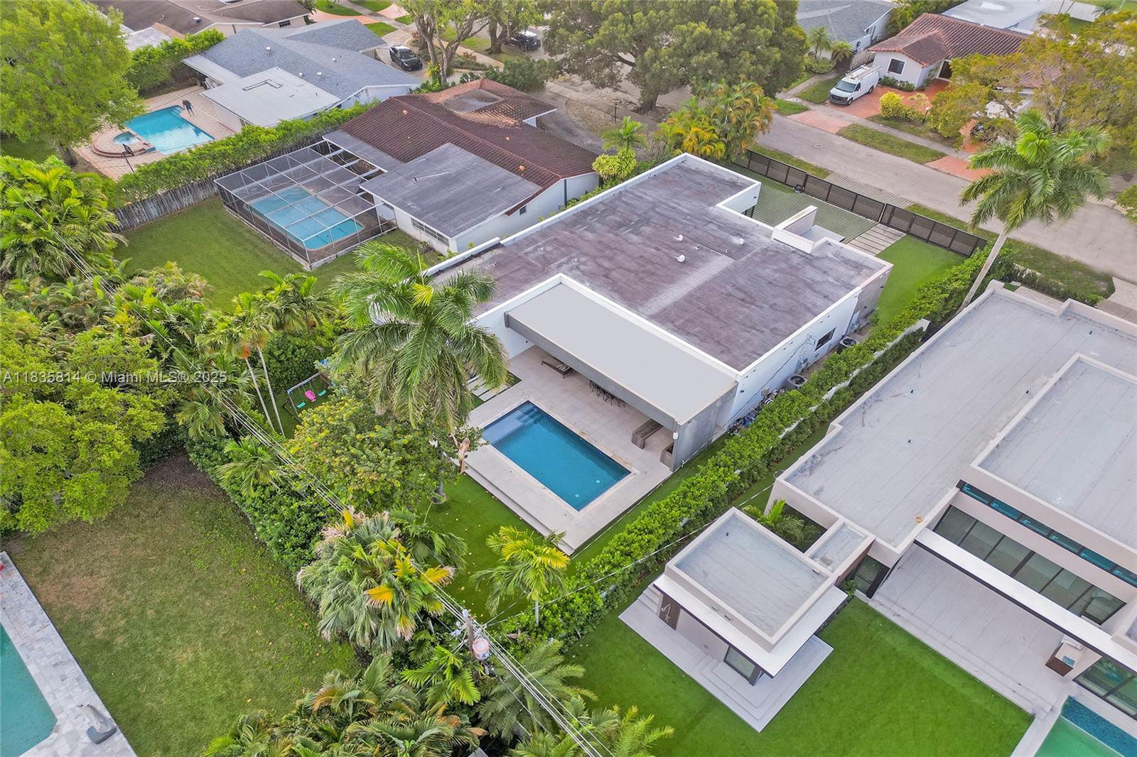 2441 NE 200th St #. Miami, FL 33180