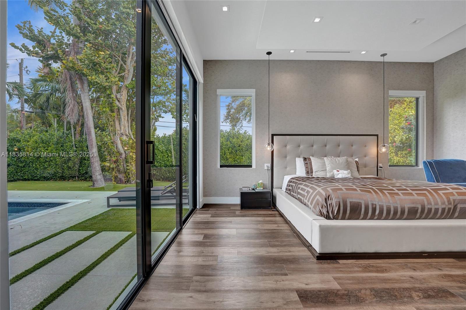 2441 NE 200th St #. Miami, FL 33180