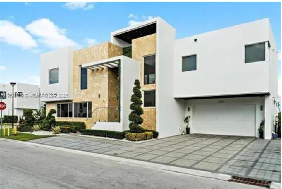 6767 NW 103rd Pl Doral, FL 33178
