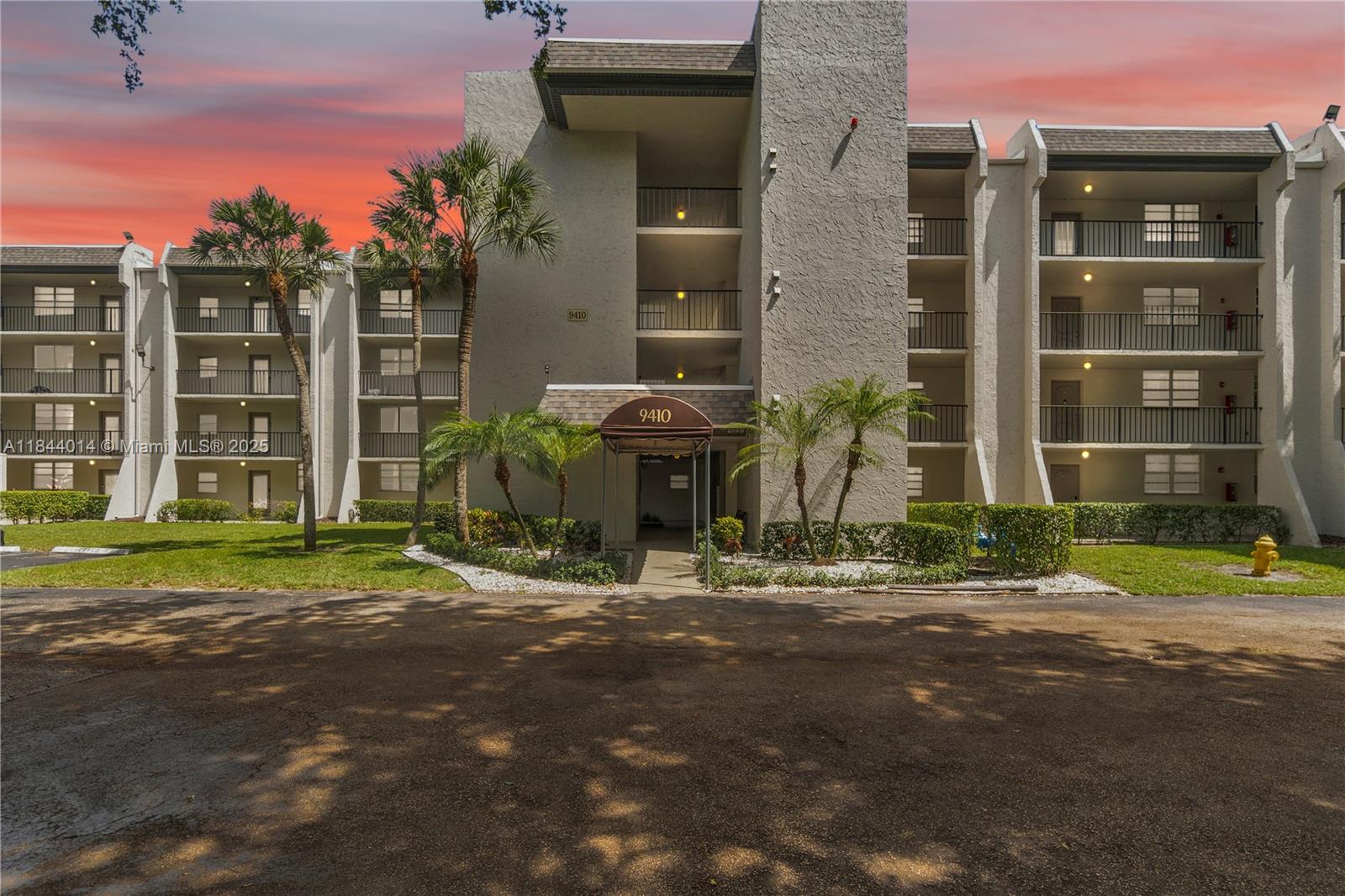 9410 Poinciana Pl #206
