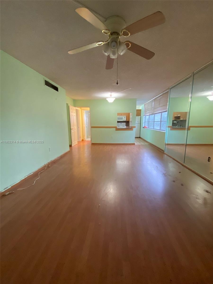 9420 Tangerine Pl #407