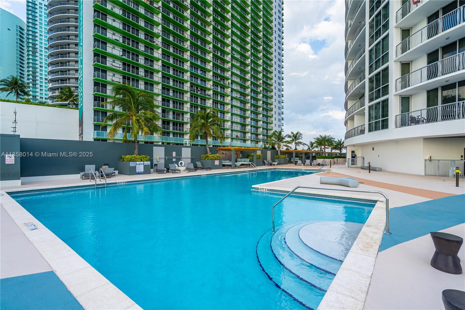 image Opera Tower Condo15