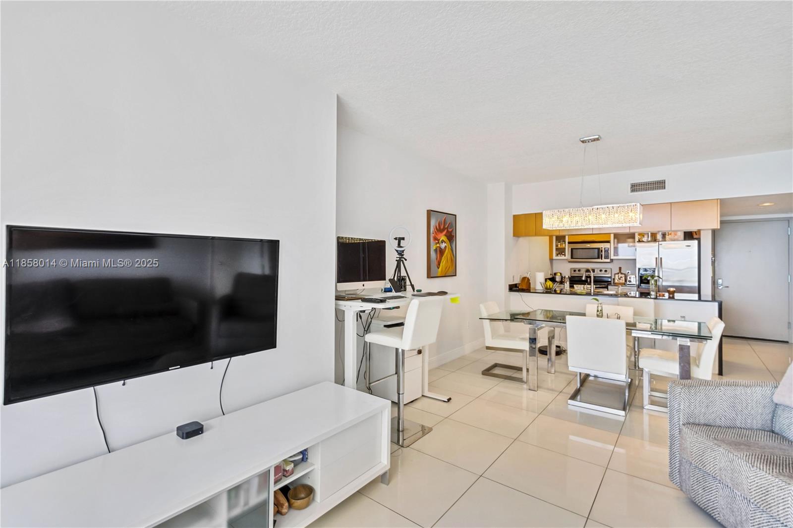 image Opera Tower Condo2