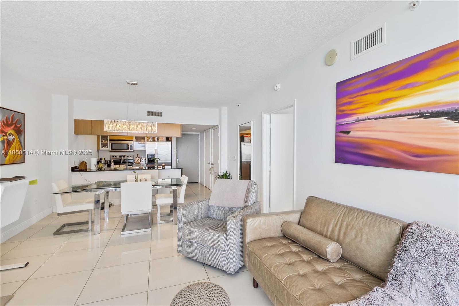 image Opera Tower Condo4