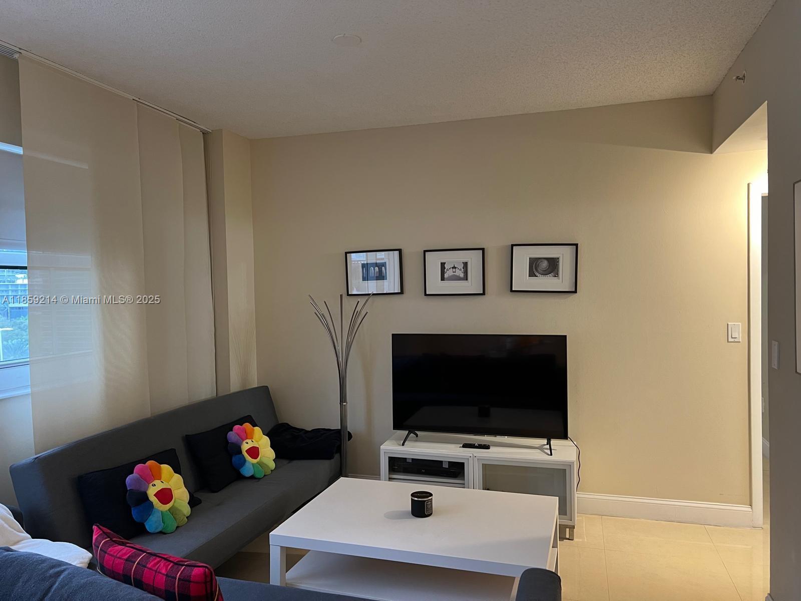 185 SE 14th Ter #809