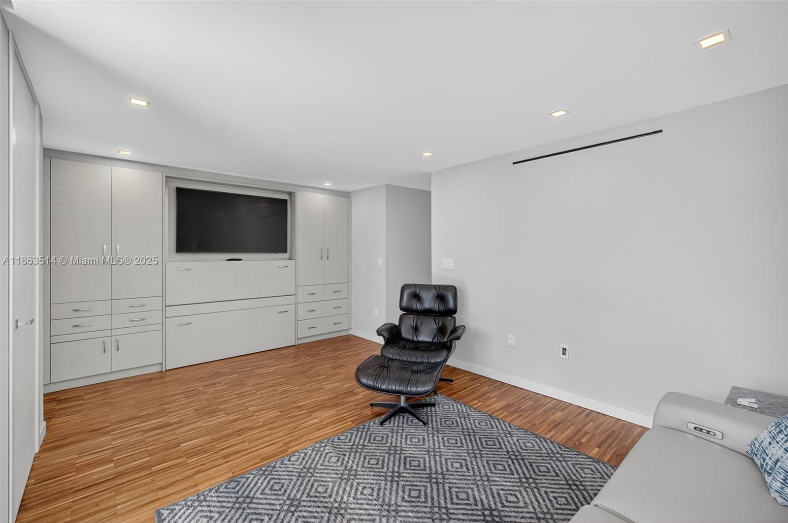 1223 Hillsboro Mile #4 Hillsboro Beach, FL 33062