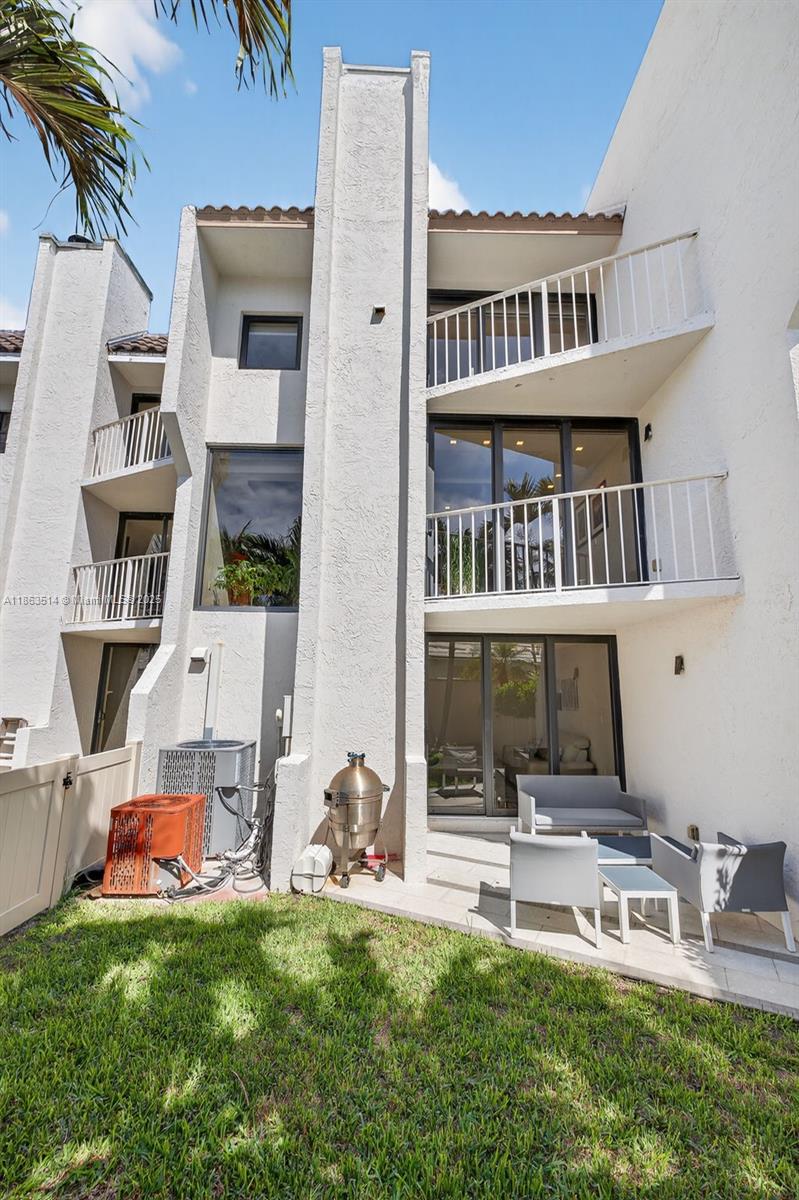 1223 Hillsboro Mile #4 Hillsboro Beach, FL 33062