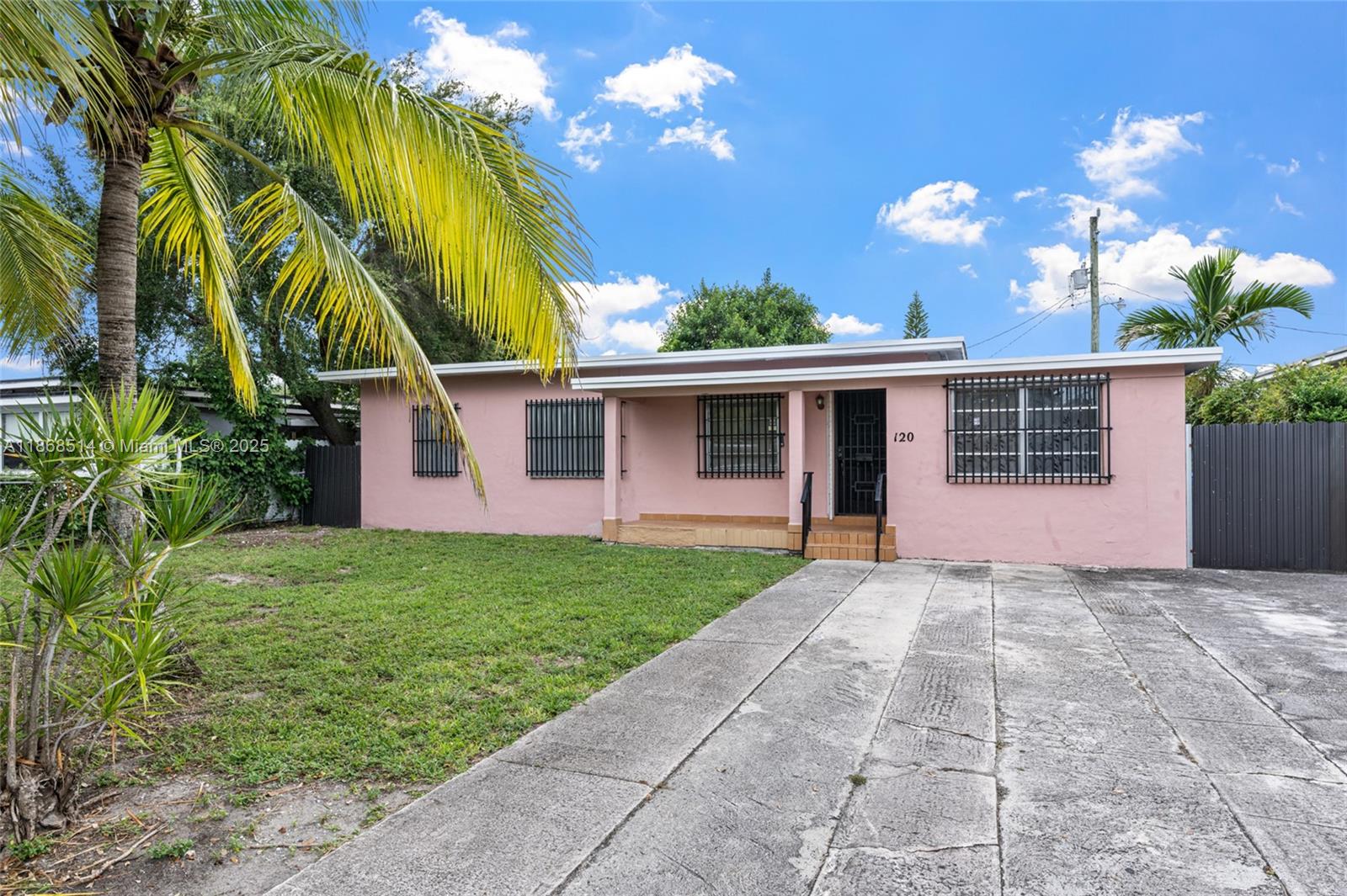 120 SW 52nd Pl