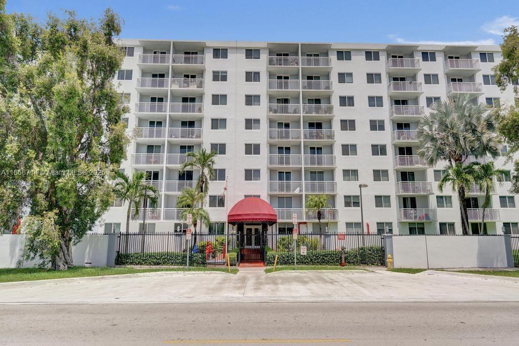 1251 NE 108th St #411