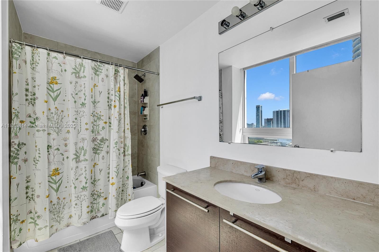 image 1800 Club Condo17