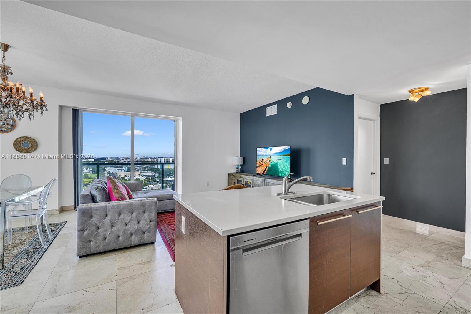 image 1800 Club Condo1