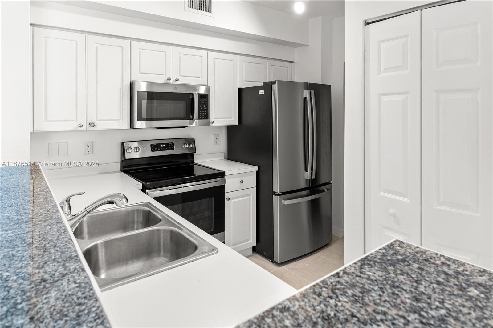 6851 SW 44th St #210 Miami, FL 33155