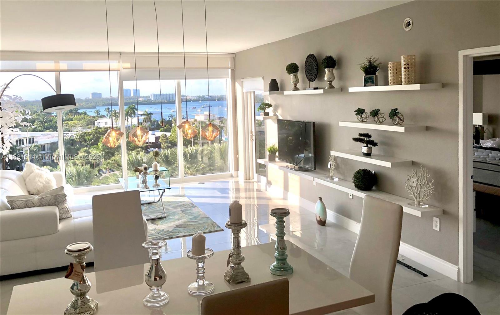 10275 Collins Ave #624
