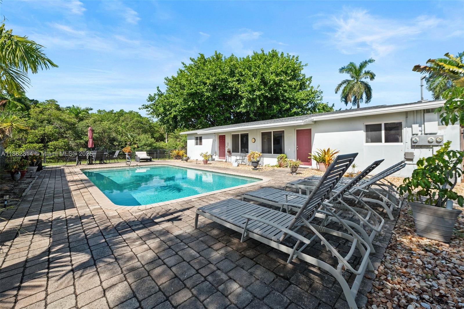 2433 NW 9th Ter