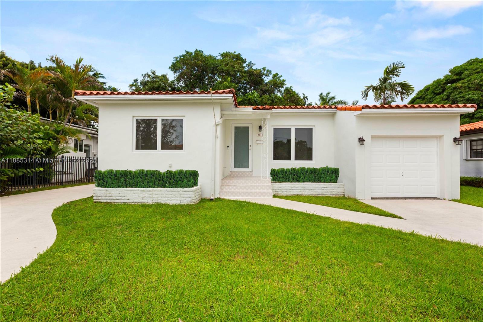 3018 Coconut Grv Dr