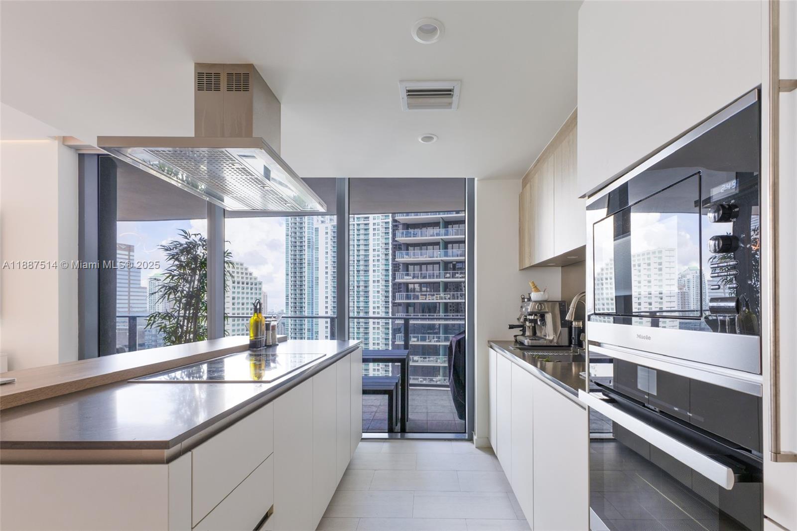 1000 Brickell Plz #2515
