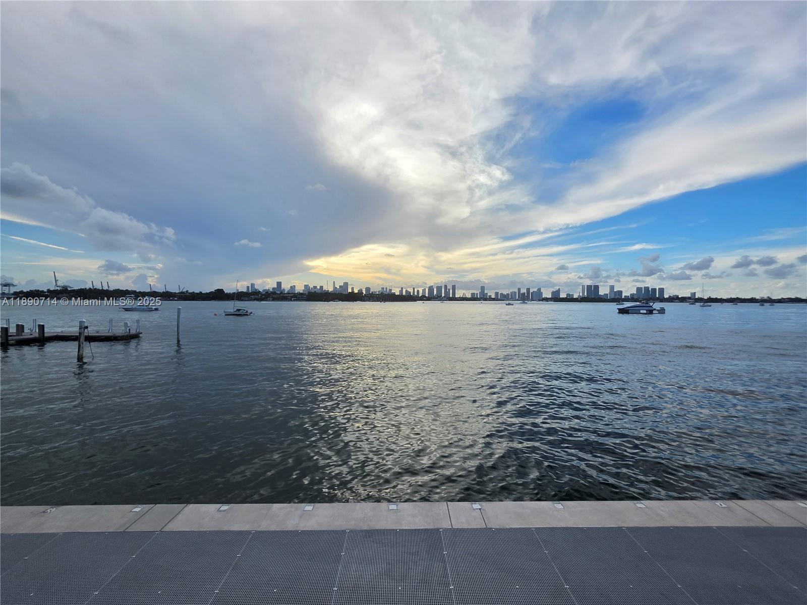 1000 West Ave #1104