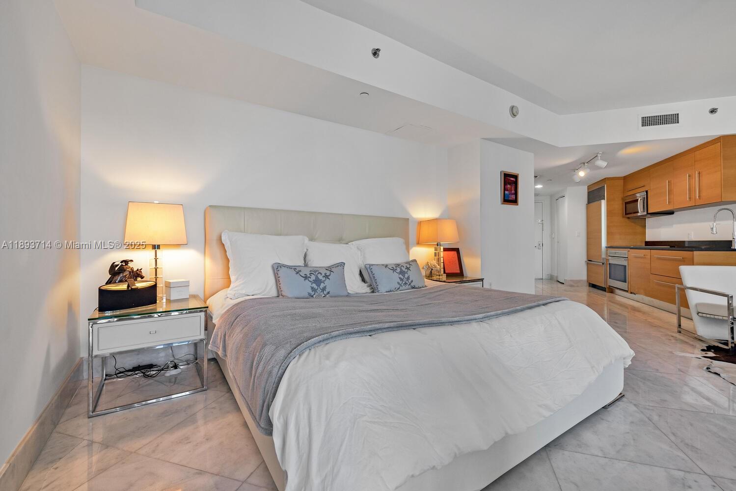 475 Brickell Ave #3708