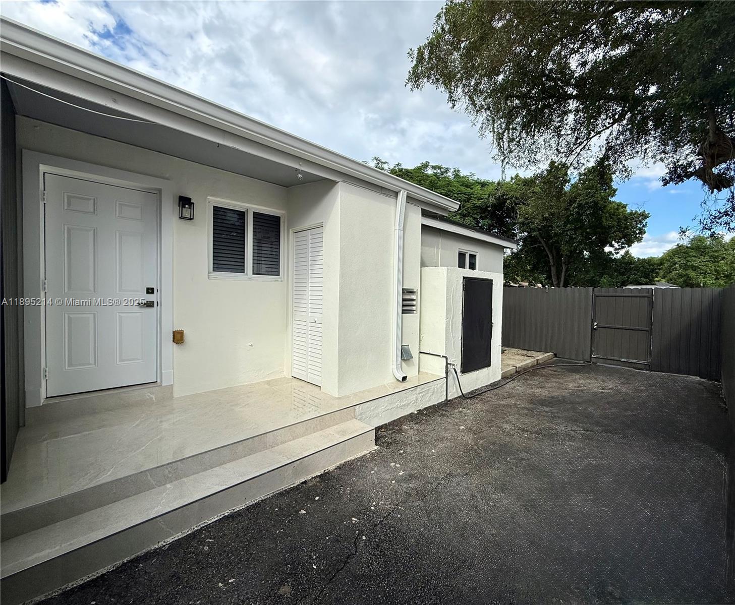 4315 NW 24th Ave #2