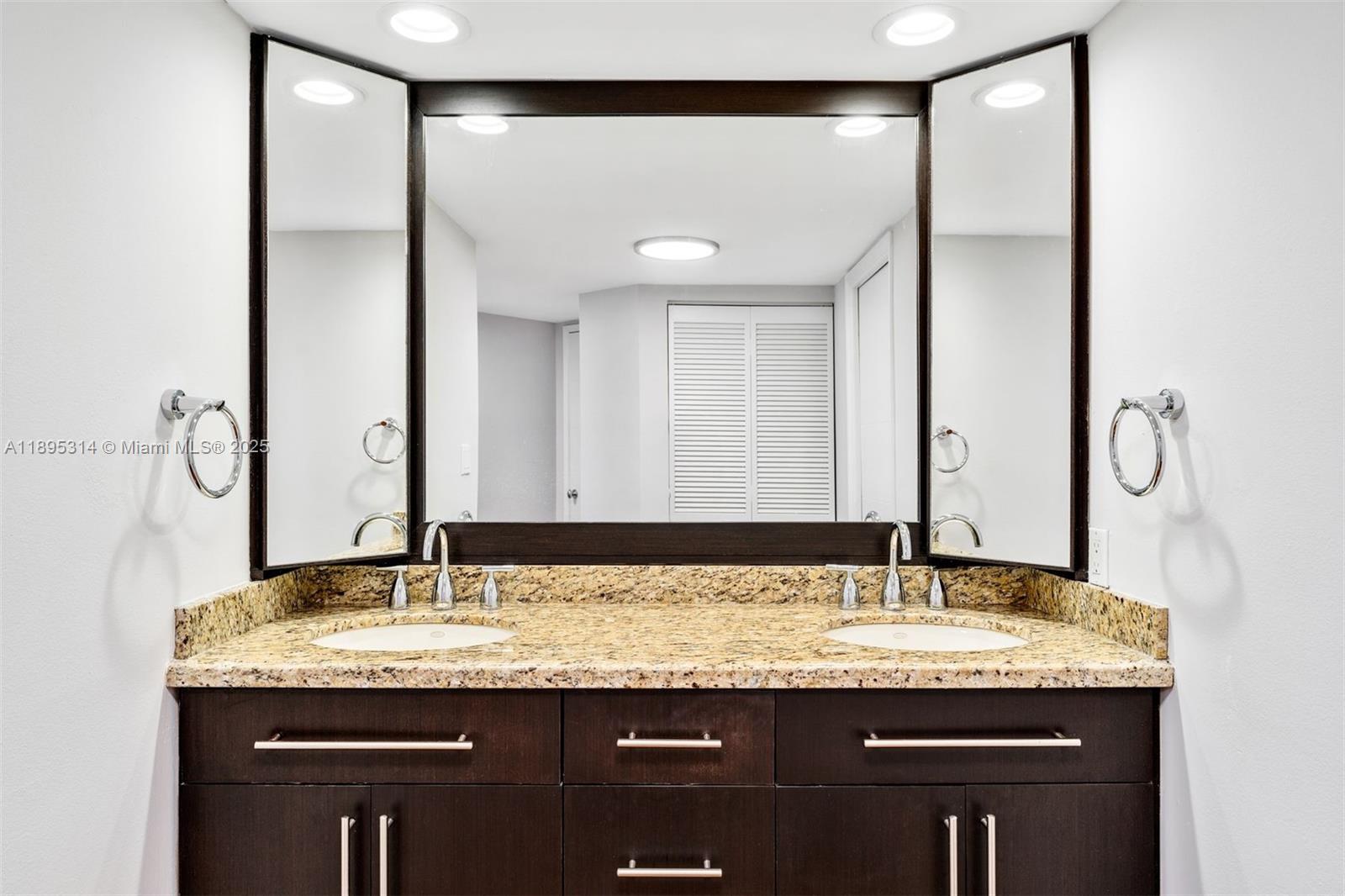 520 Brickell Key Dr #A1716 Miami, FL 33131