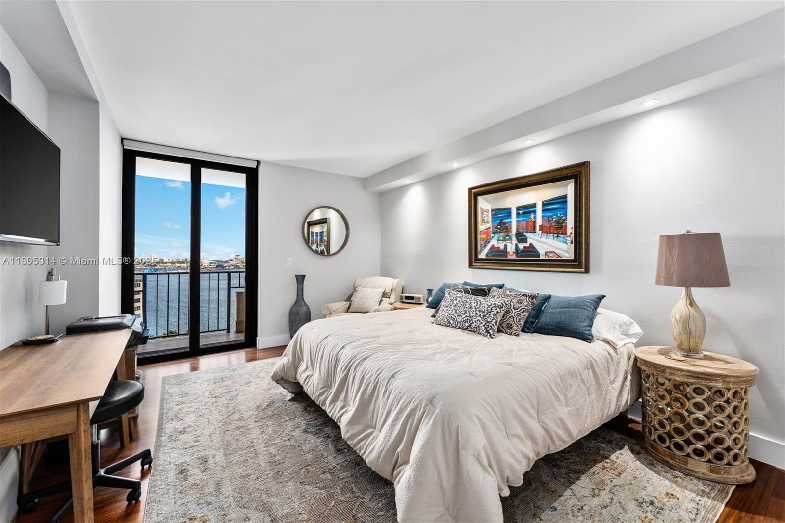 520 Brickell Key Dr #A1716 Miami, FL 33131