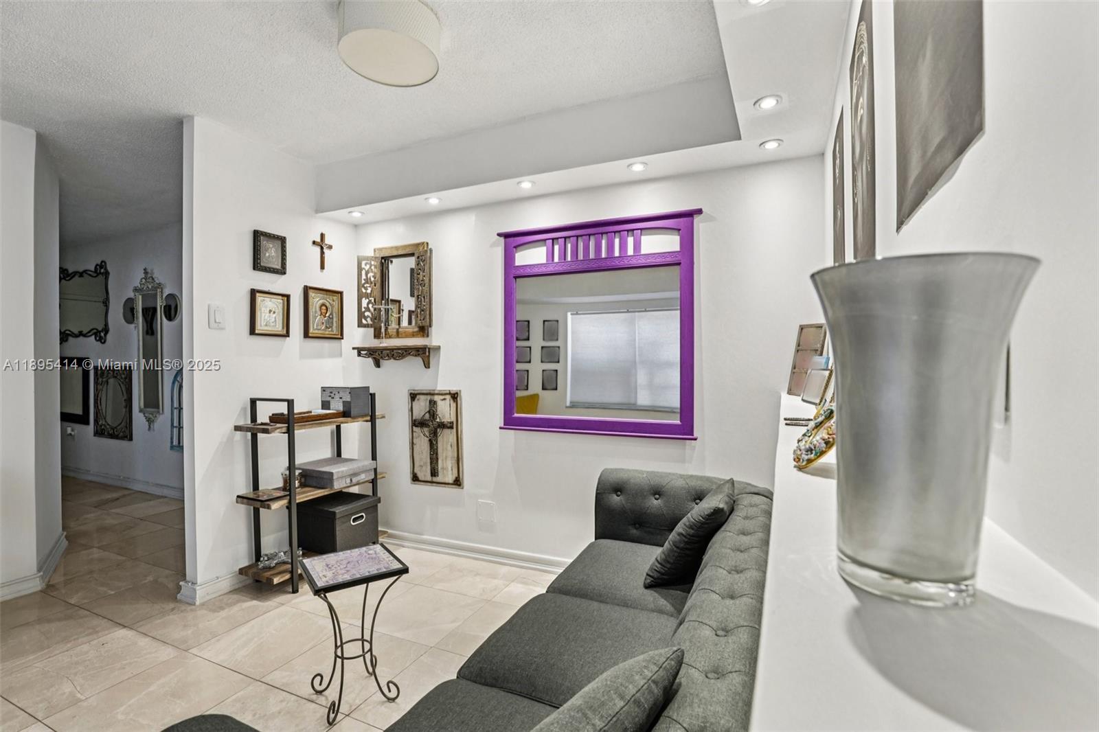 4011 N Meridian Ave #21 Miami Beach, FL 33140