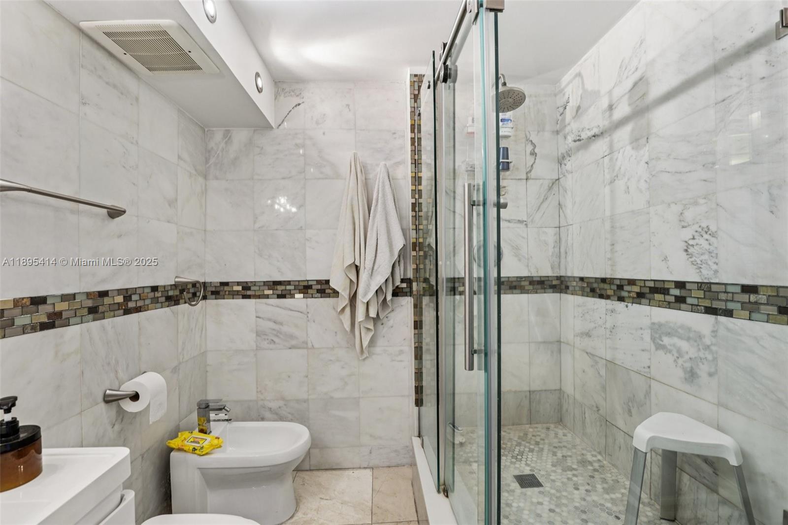 4011 N Meridian Ave #21 Miami Beach, FL 33140