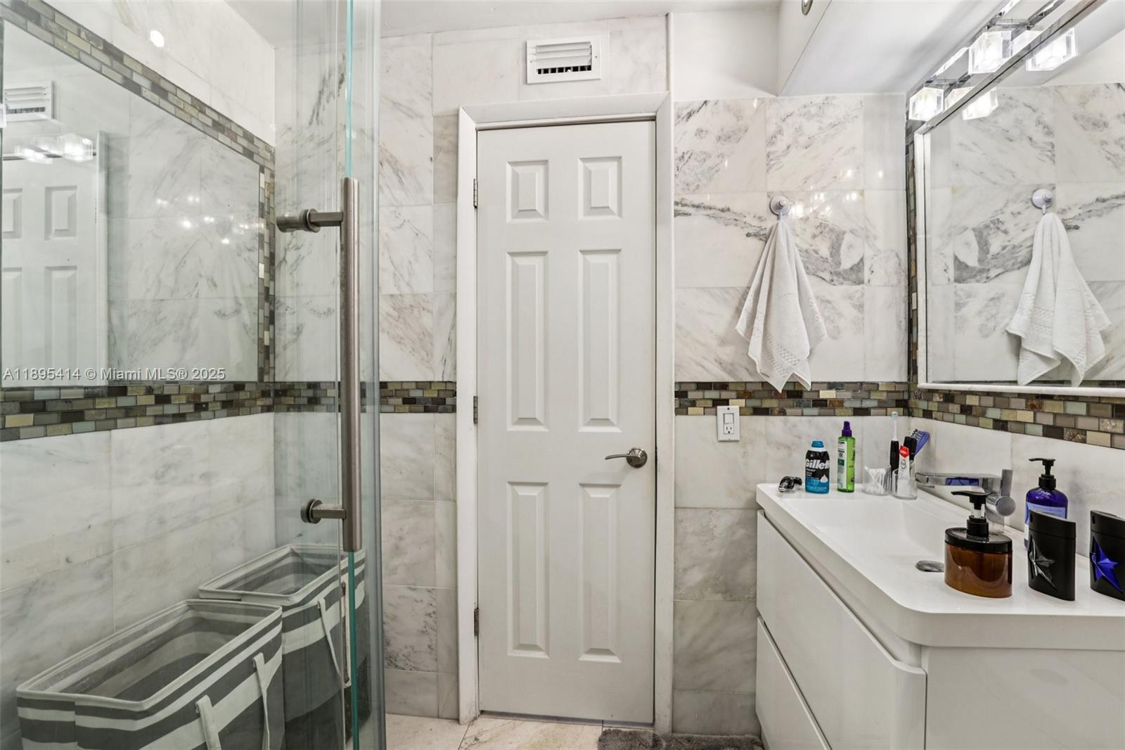 4011 N Meridian Ave #21 Miami Beach, FL 33140