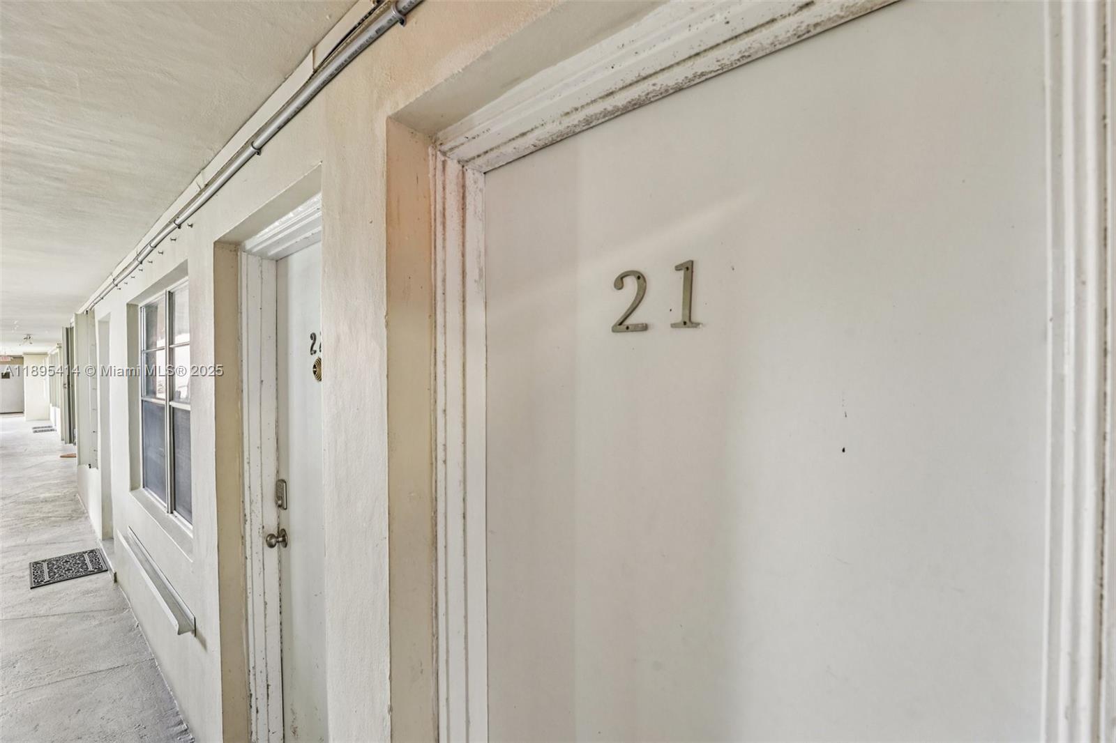 4011 N Meridian Ave #21 Miami Beach, FL 33140