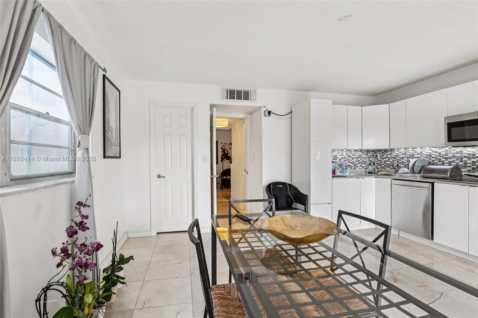 4011 N Meridian Ave #21 Miami Beach, FL 33140