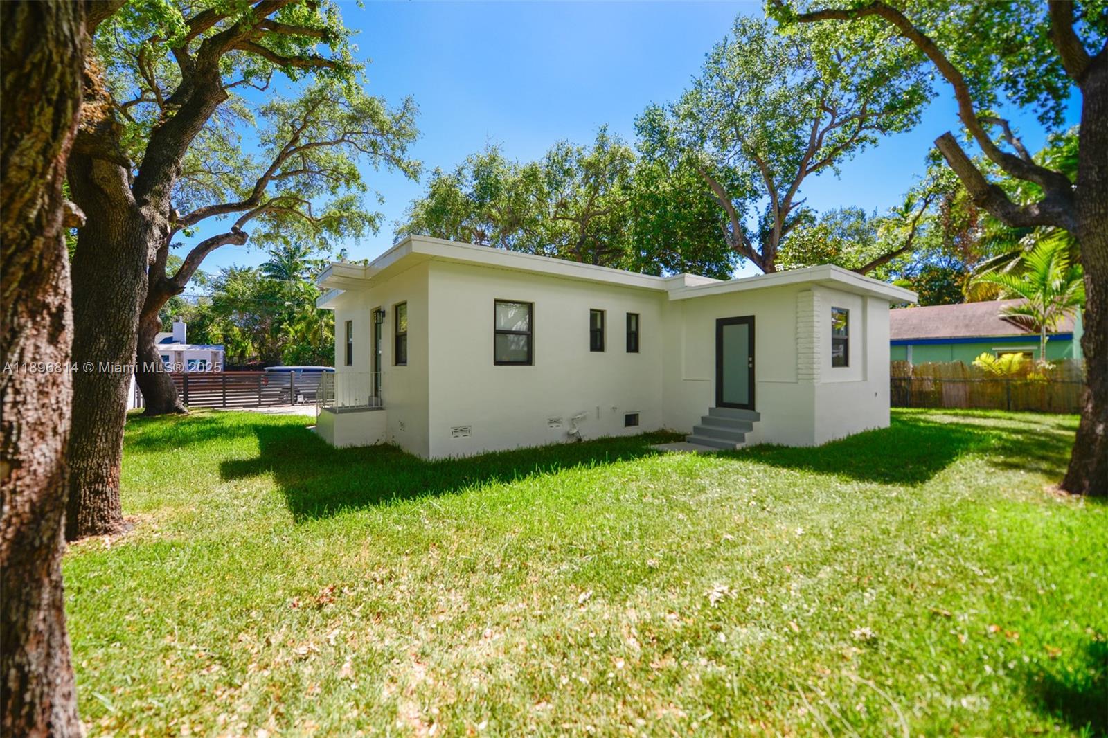 655 NE 62nd St Miami, FL 33138