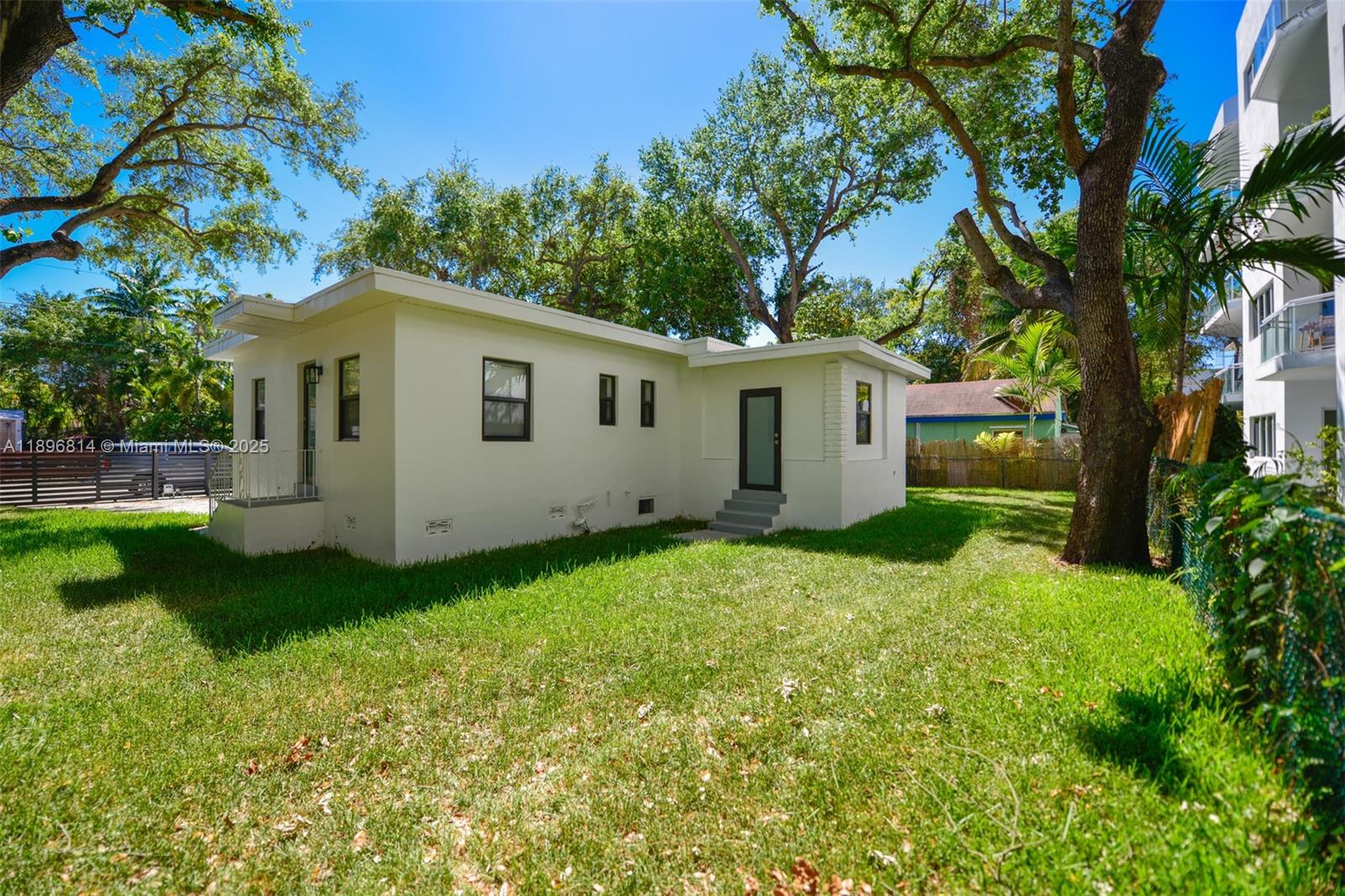 655 NE 62nd St Miami, FL 33138