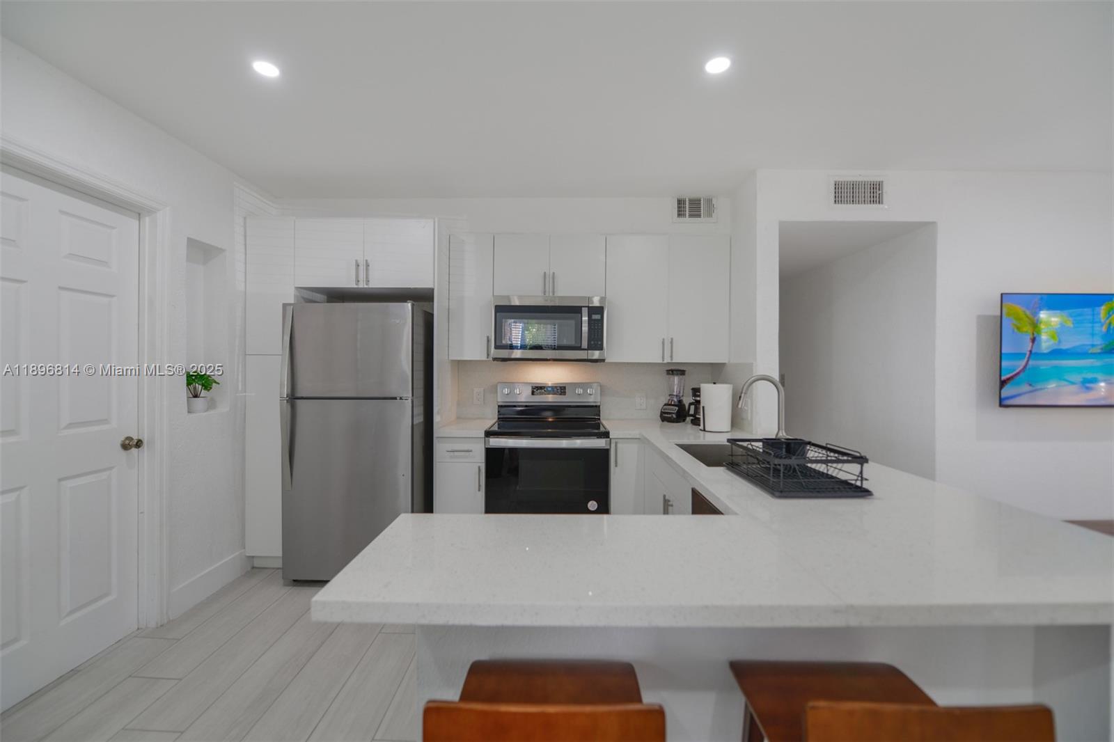 655 NE 62nd St Miami, FL 33138