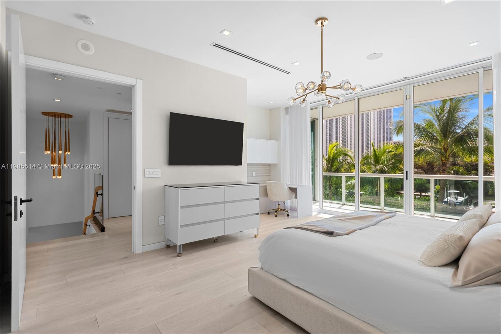 16500 Collins Ave #TH-8 Sunny Isles Beach, FL 33160