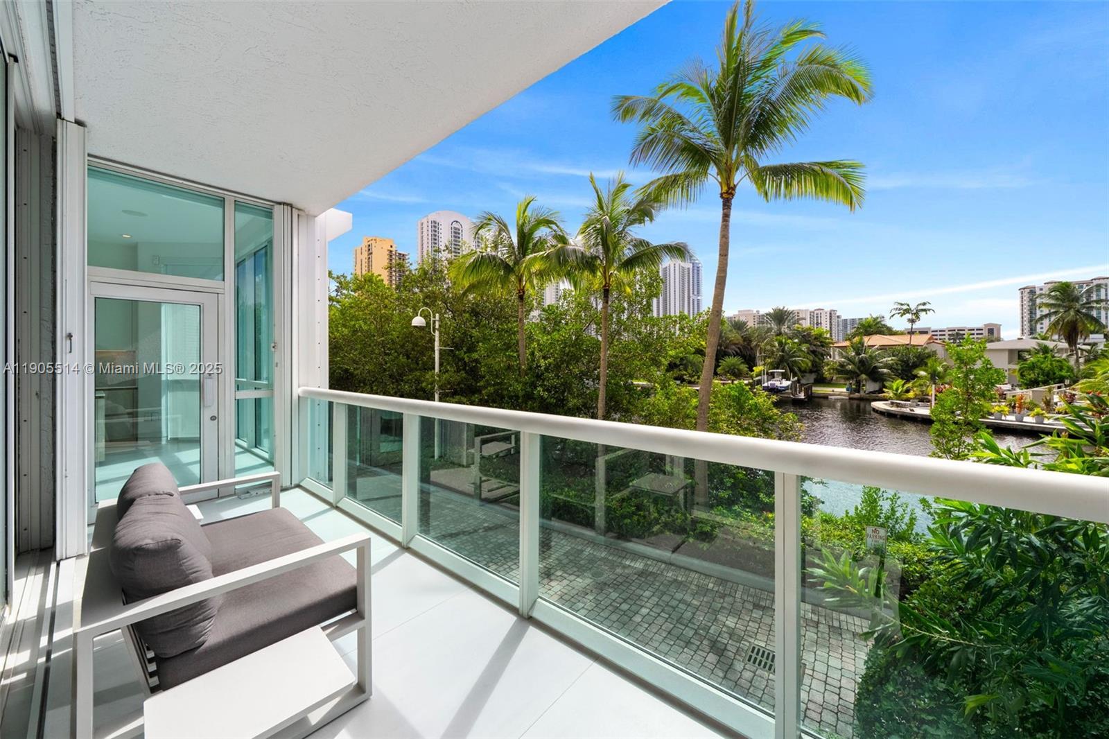 16500 Collins Ave #TH-8 Sunny Isles Beach, FL 33160