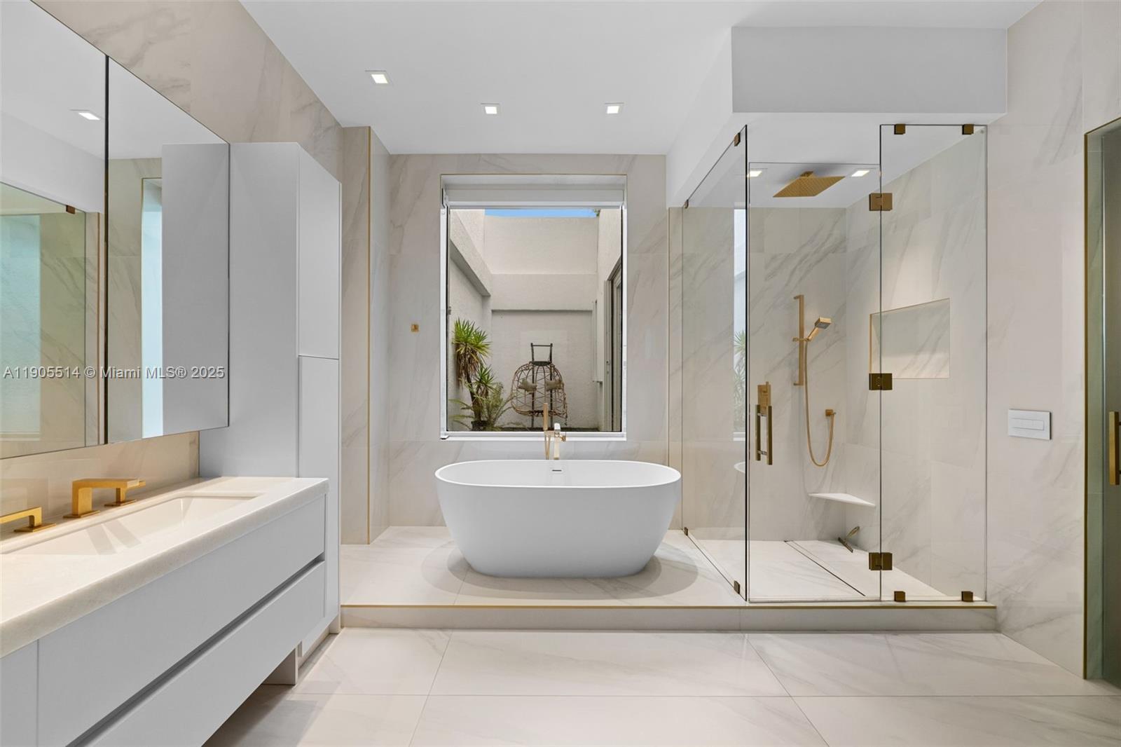 16500 Collins Ave #TH-8 Sunny Isles Beach, FL 33160