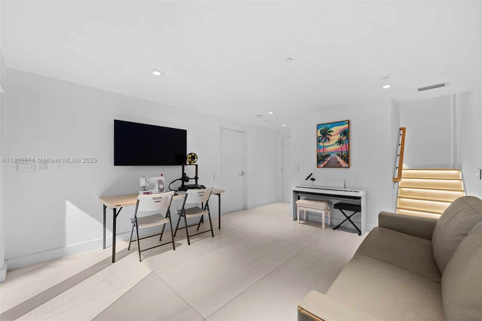 16500 Collins Ave #TH-8 Sunny Isles Beach, FL 33160