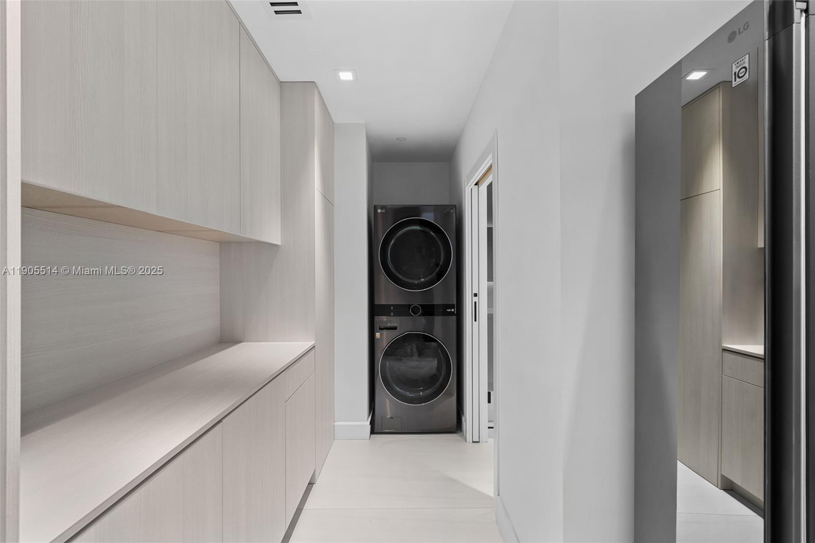 16500 Collins Ave #TH-8 Sunny Isles Beach, FL 33160